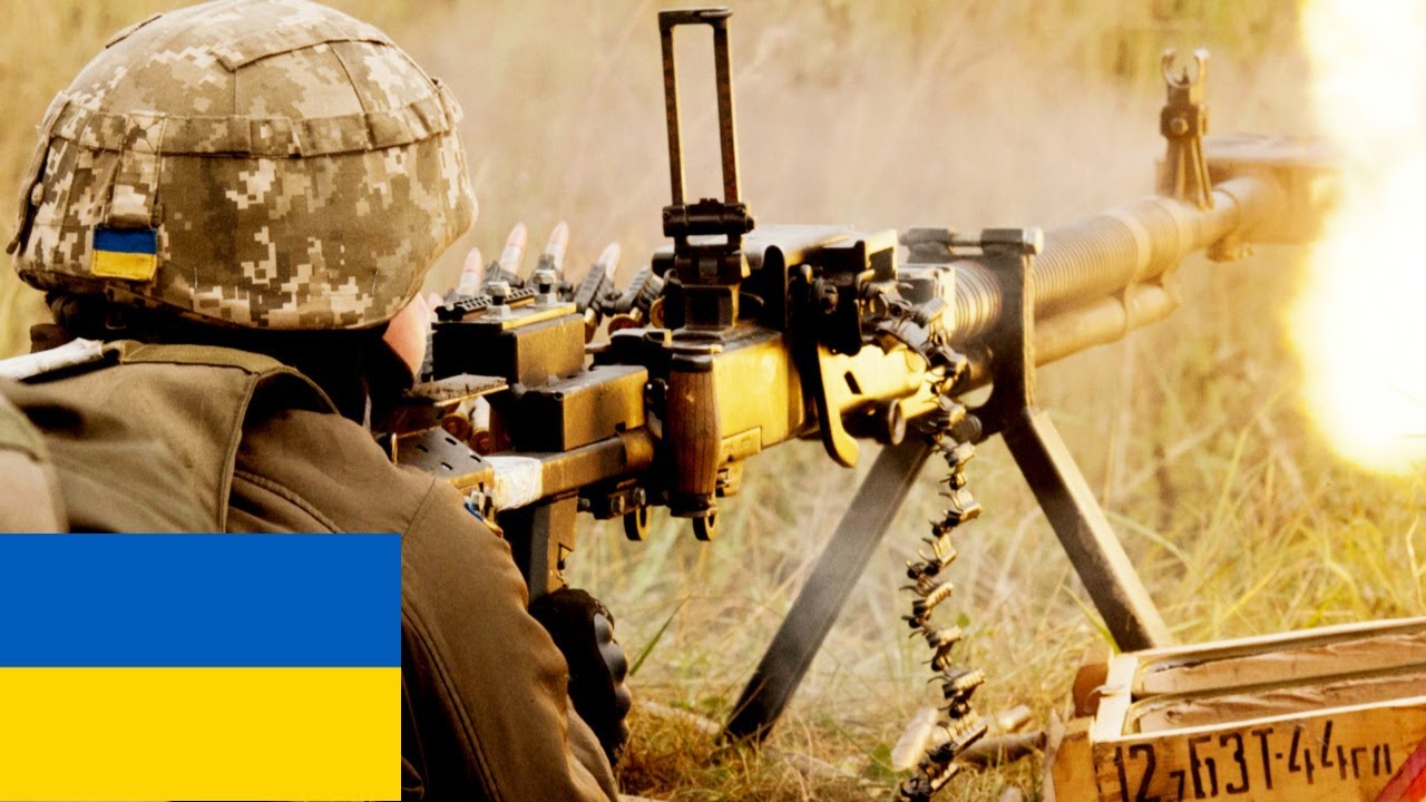 Модернизированный крупнокалиберный пулемёт ДШК на полигоне в Украине.