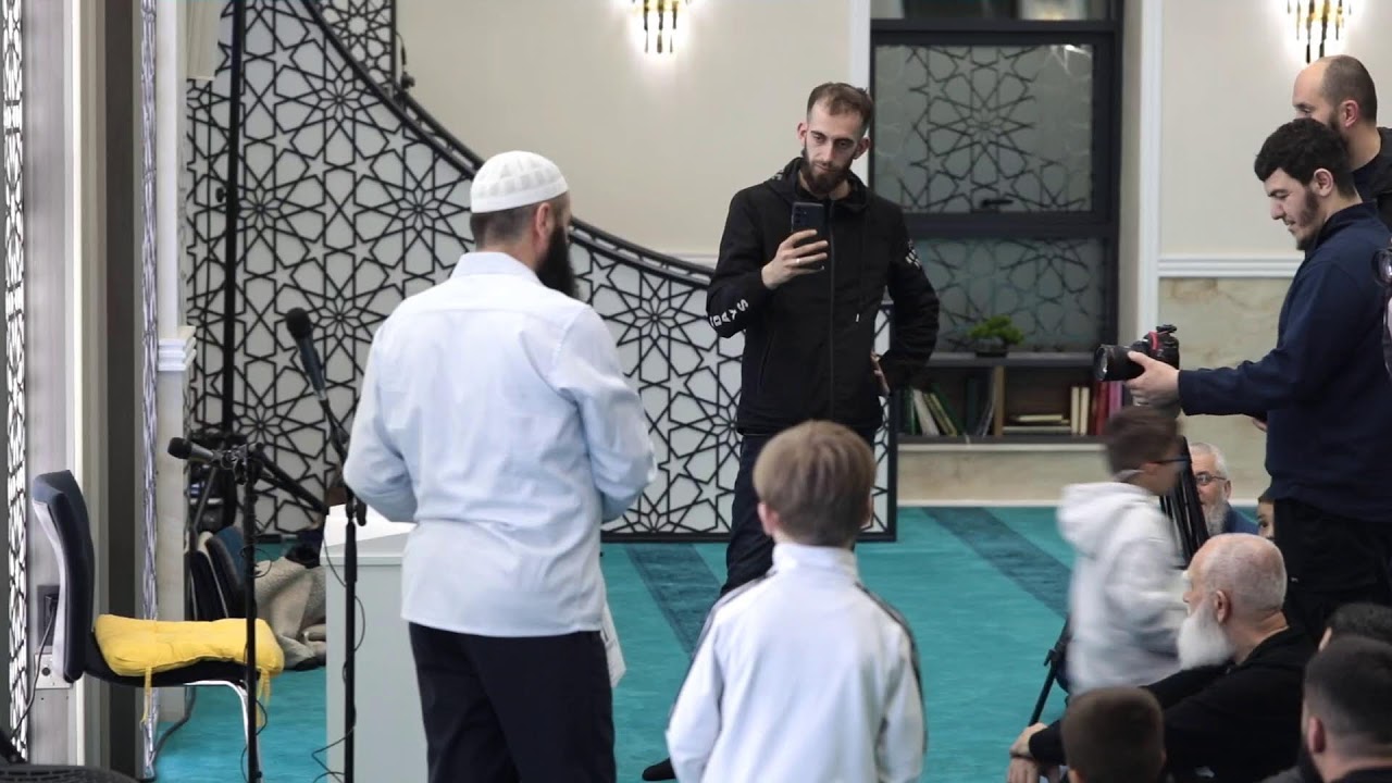 Live namazi i Jacisë dhe i teravisë në Xhaminë e Madhe në Kumanovë