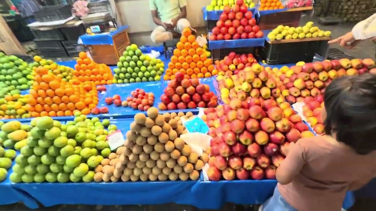 Koyambedu Sabzi &Fruit Market Whole sale and RetailMarket Chennai 