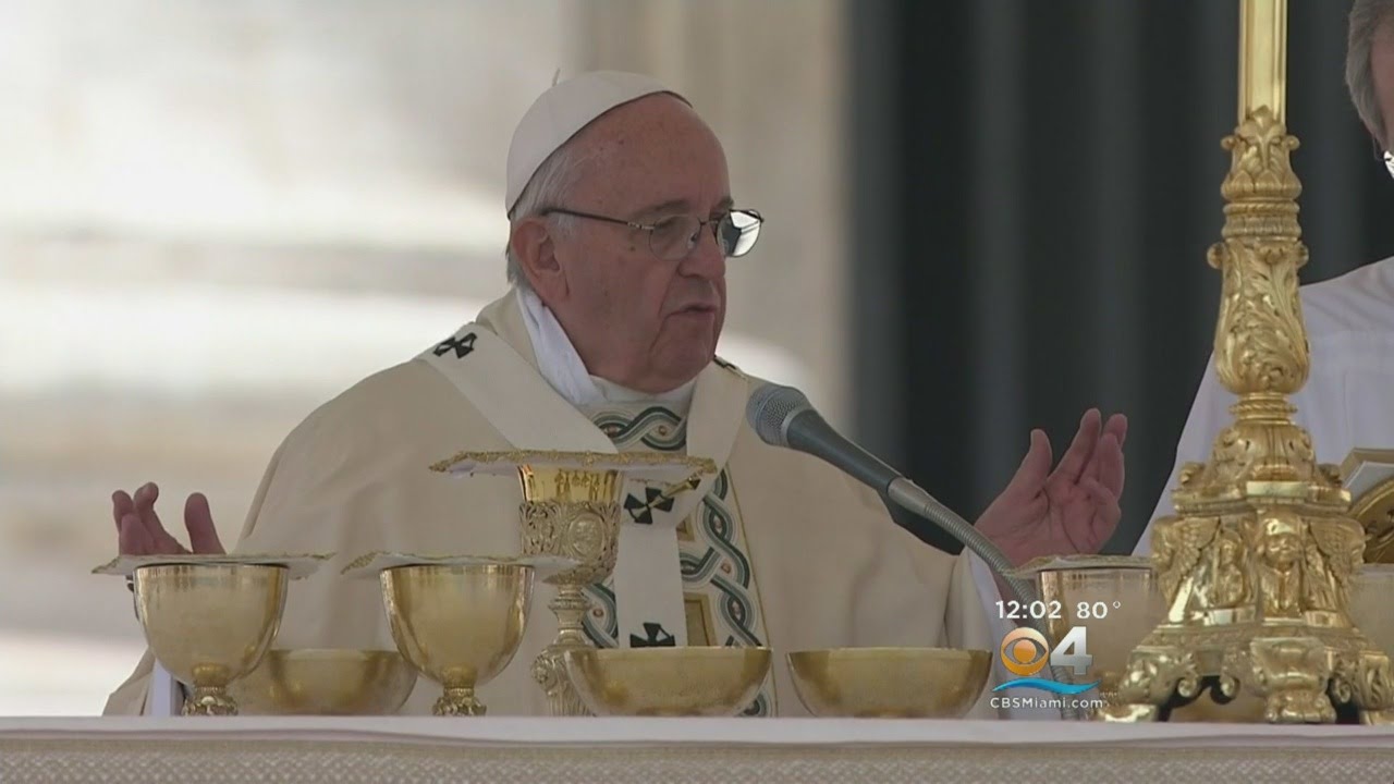 Pope Francis Rejects Same-Sex Marriage, Accepts Divorcees