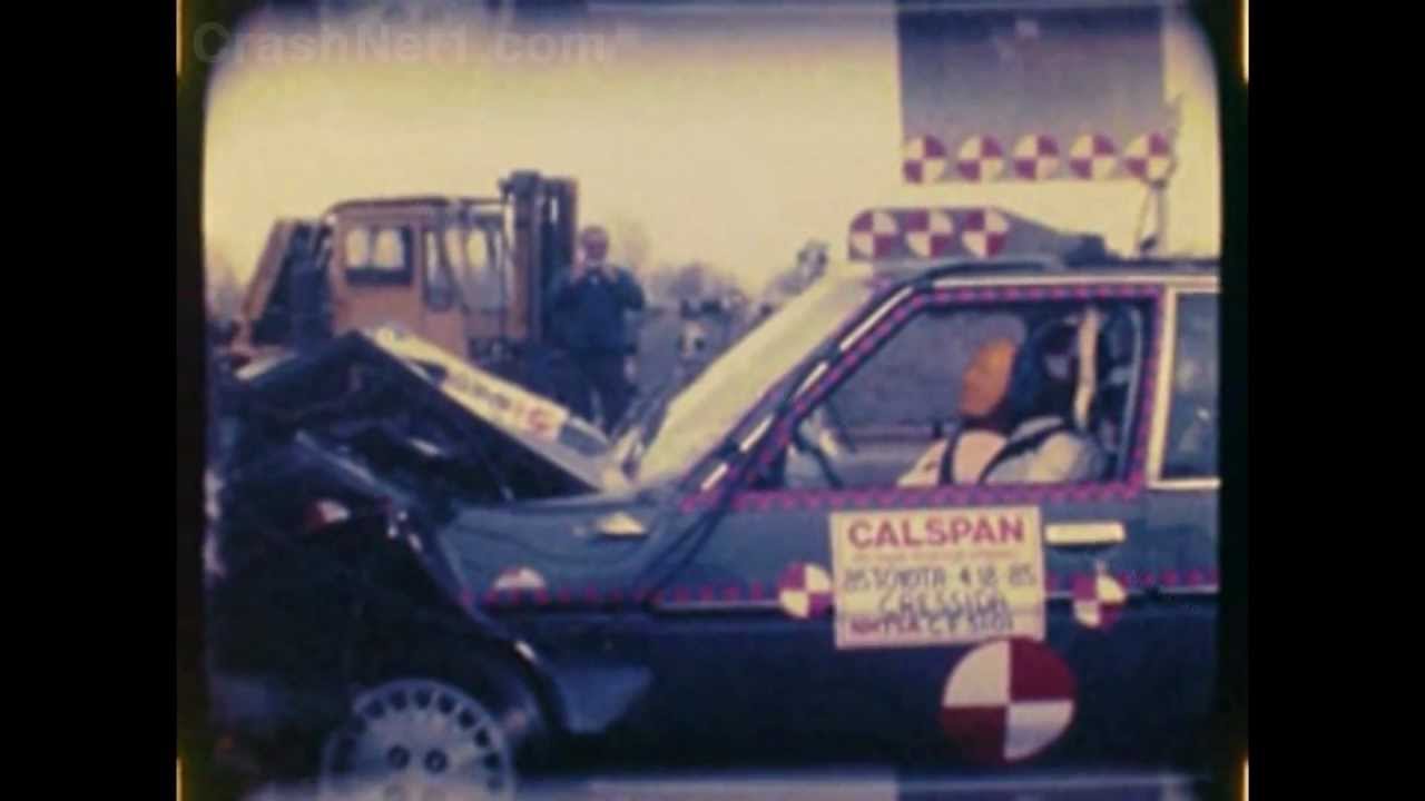 Toyota Cressida | 1985 | Frontal Crash Test by NHTSA | CrashNet1