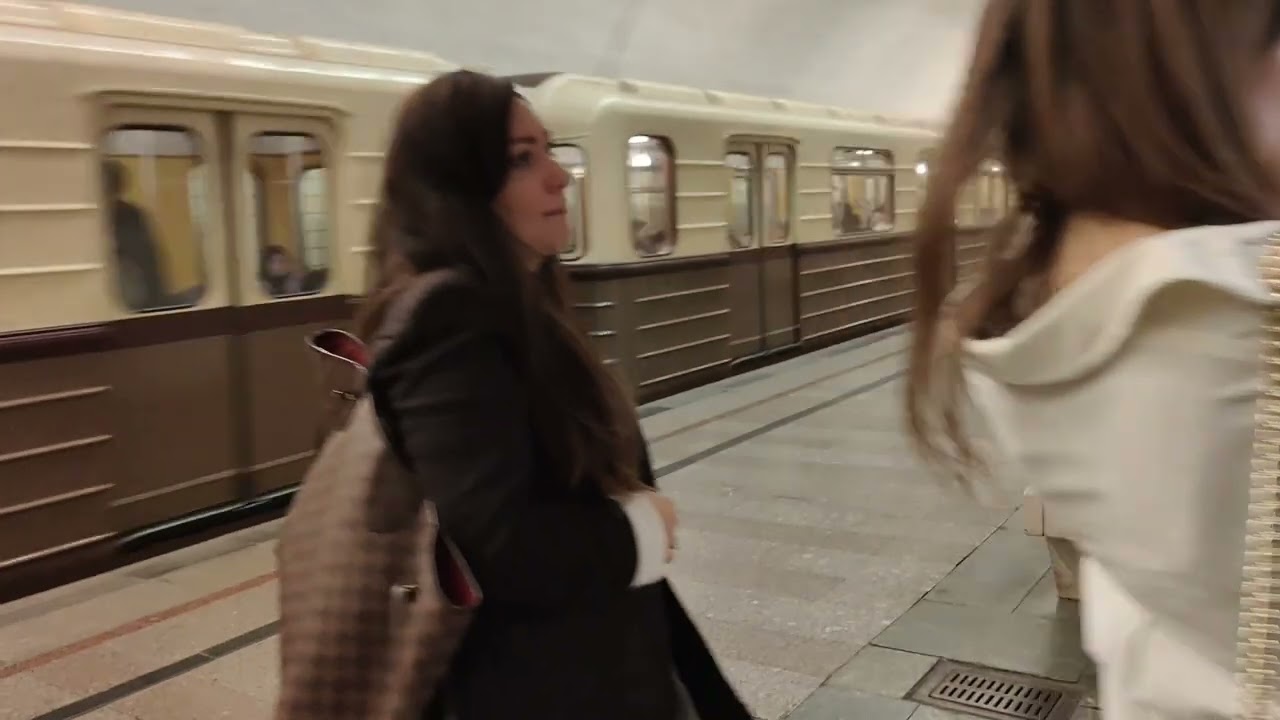 Станция метро Университет открыта 12 января 1959 года и она последняя из сталинских станций #metro