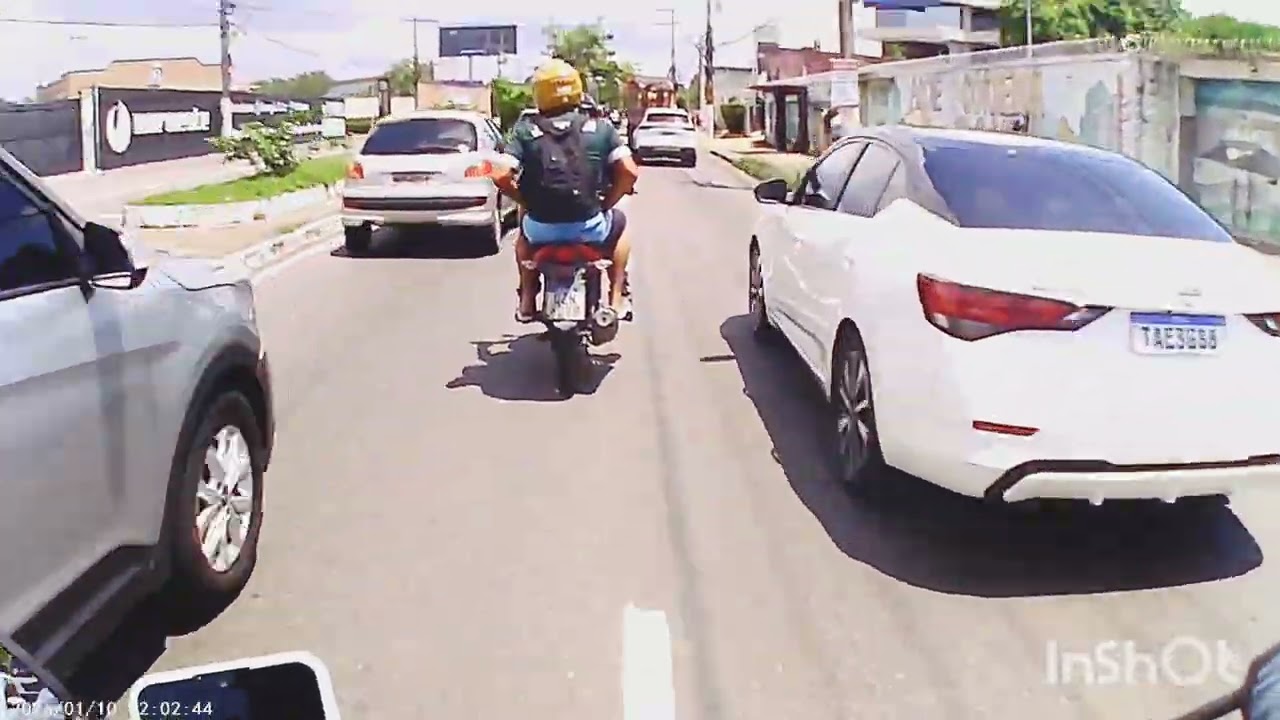 Tudo aconteceu em segundos… acidente real no trânsito | Uber moto Manaus. 