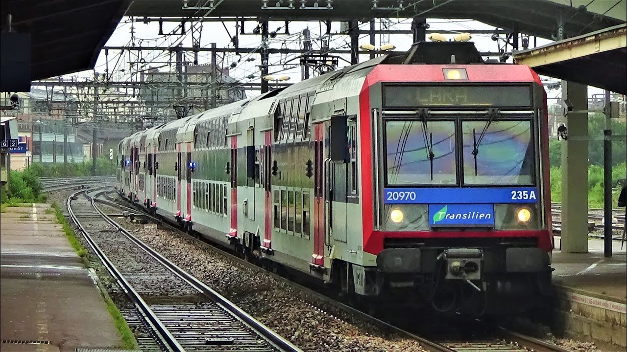 Sur la ligne ferroviaire Paris - Orléans en gare de Juvisy - RER, Intercités, TER, Fret !