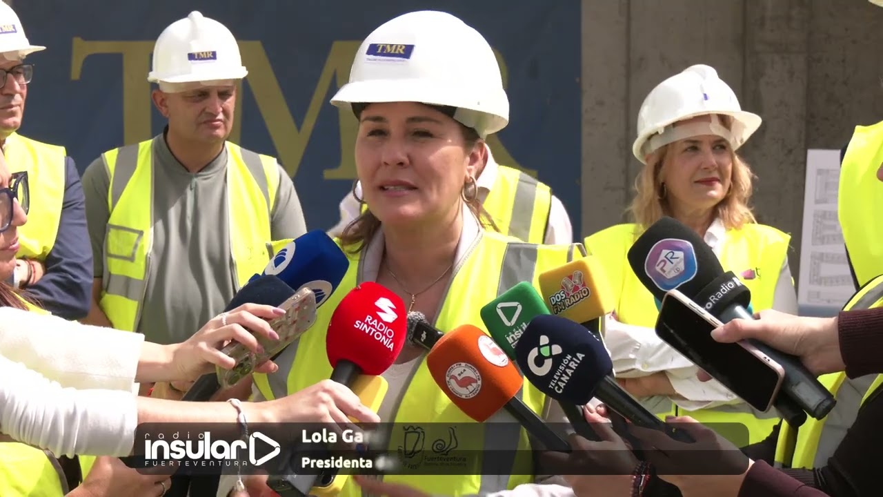 Clavijo coloca la primera piedra, 77 viviendas públicas en La Oliva y  inversión de 11,1 millone