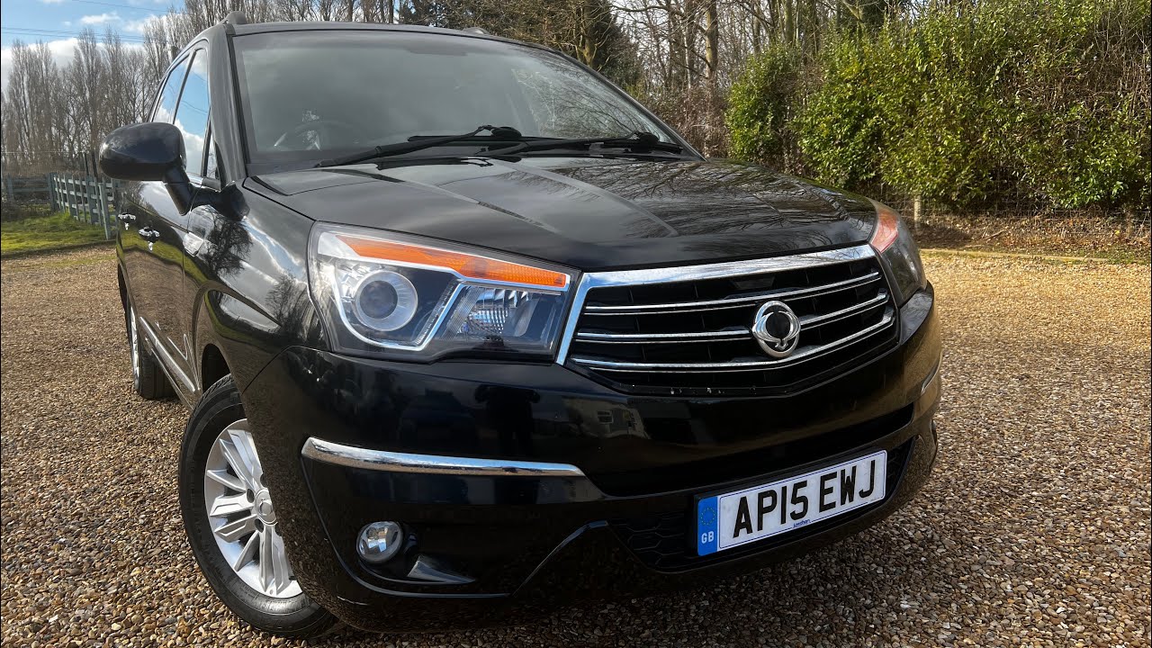 2015 SSANGYONG RODIUS TURISMO 2.0 ES 5d 155 BHP in Black
