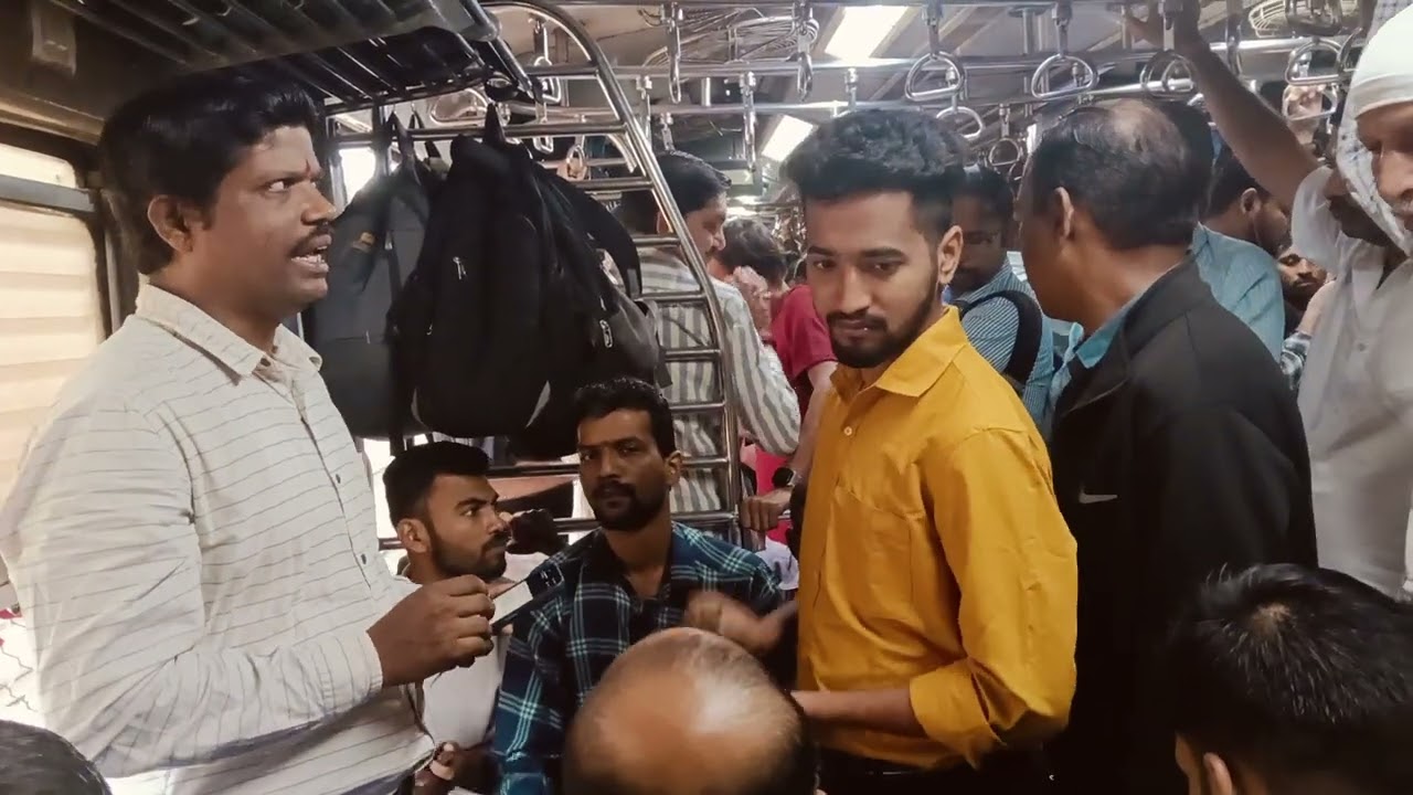 जिकडे तिकडे शोधीसी का रे आज लोकल  ट्रेनमध्ये गायलेला भजन # लाईक आणि सबस्क्राईब करा🙏🙏🙏