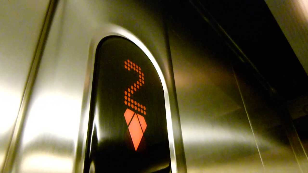 2008 KONE EcoDisc elevator @ Hissen12'a place in Stockholm :P