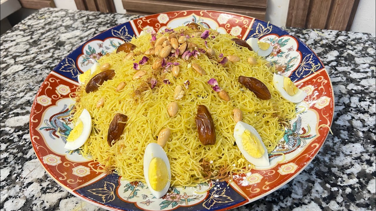 فطور ليلة النصف من رمضان الشعرية سفة مدفونة بالدجاج بطريقة سهلة عجباتهوم بزاف كلاوها حتا في السحور