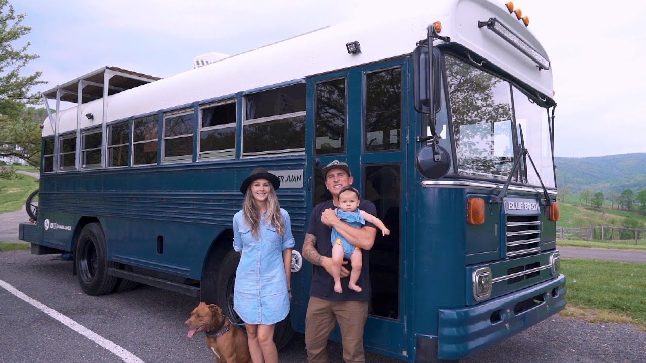 Tour The Tiny Home On Wheels (With a Roofdeck!) Couple Built In Old School Bus