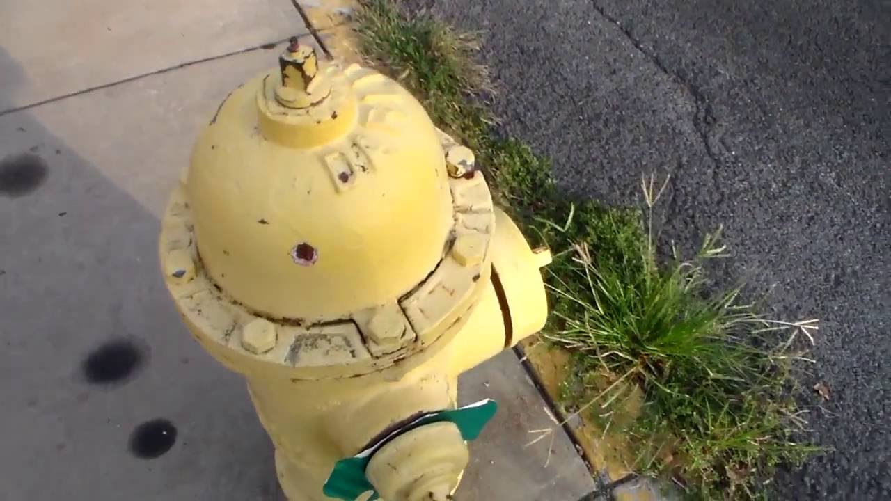 Darling Dry Barrel Fire Hydrant Vintage 1914 - Small Four Sided Operation Nut