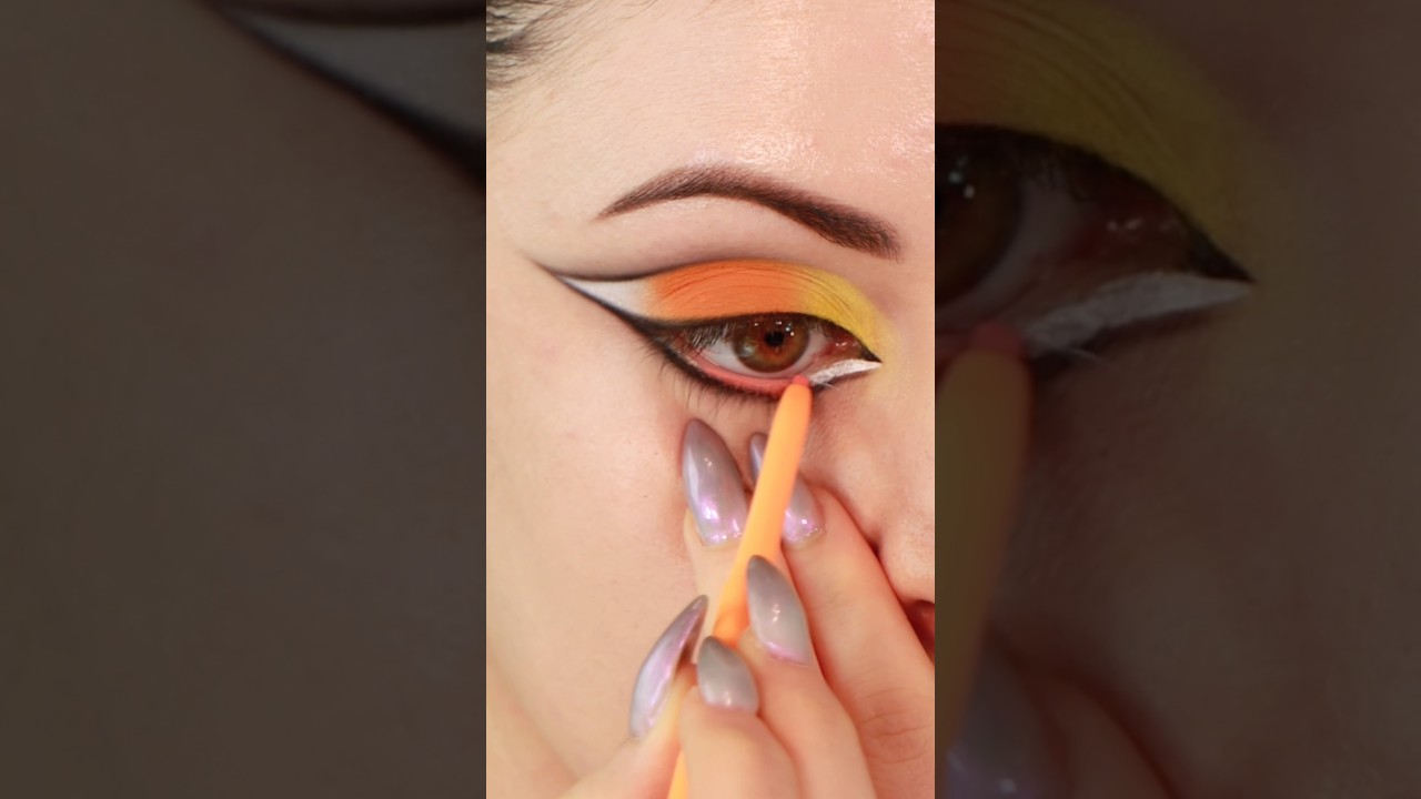 Halloween eye makeup idea🎃 #halloween2024 #eyemakeuptutorial #halloweenmakeuplook #halloween