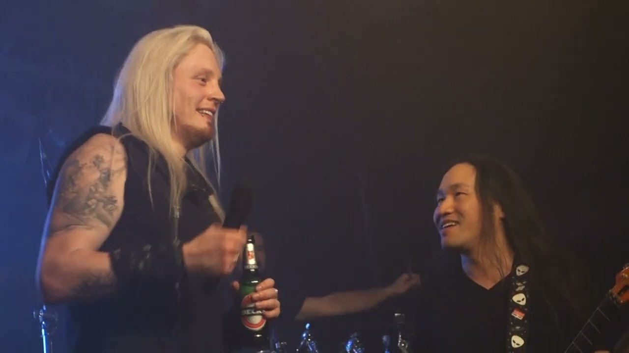 Sam Totman (DragonForce) banjo Farming Simulator