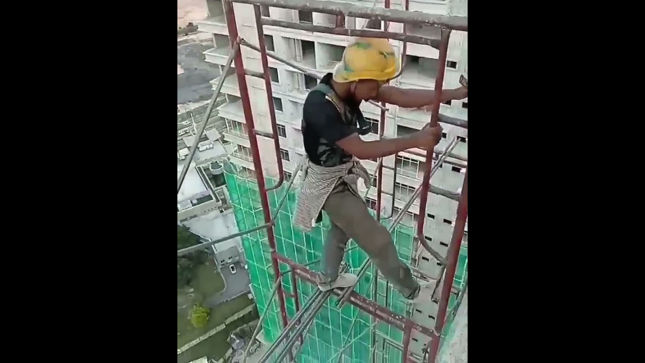 virall  kerja memasang scaffolding perhari di gaji 125ribu