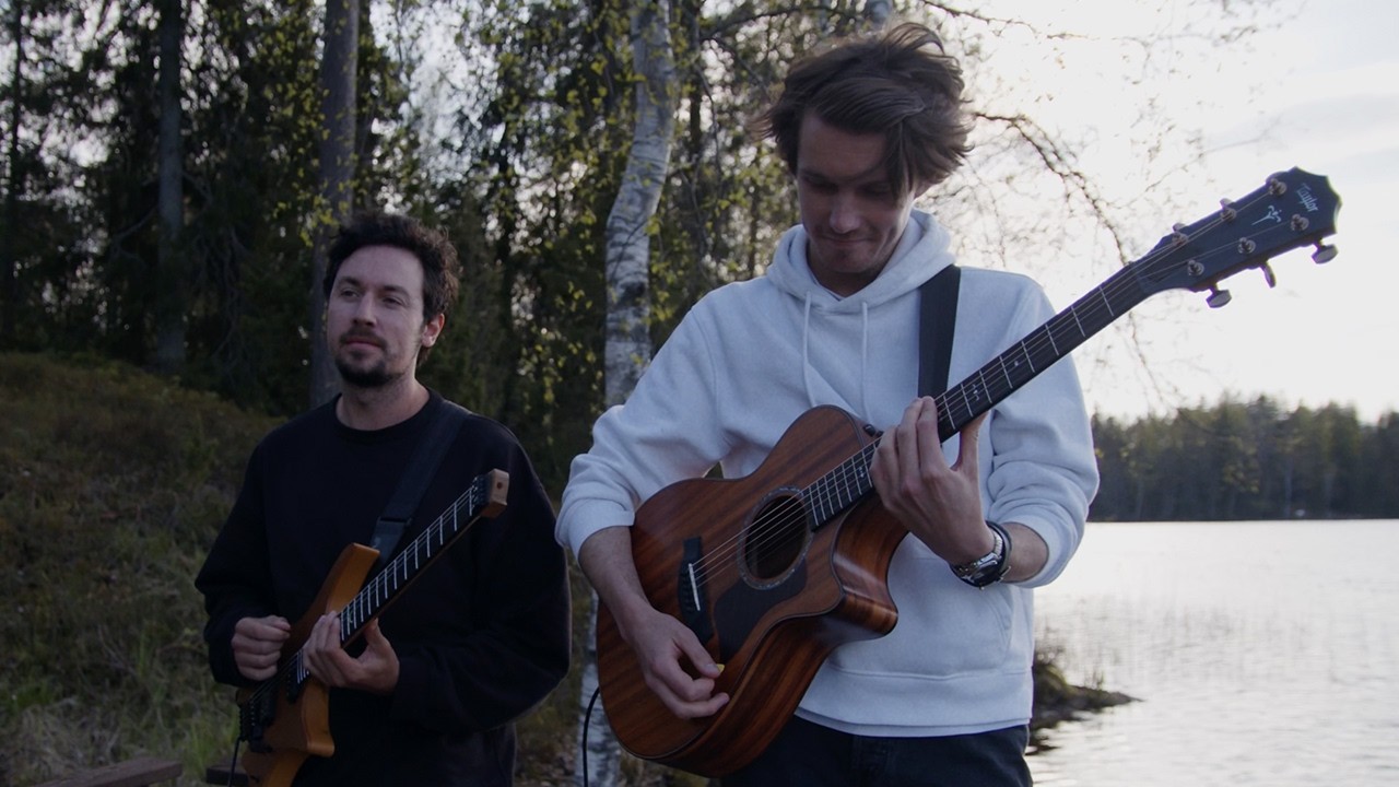 Plini & John Connearn - HELMI