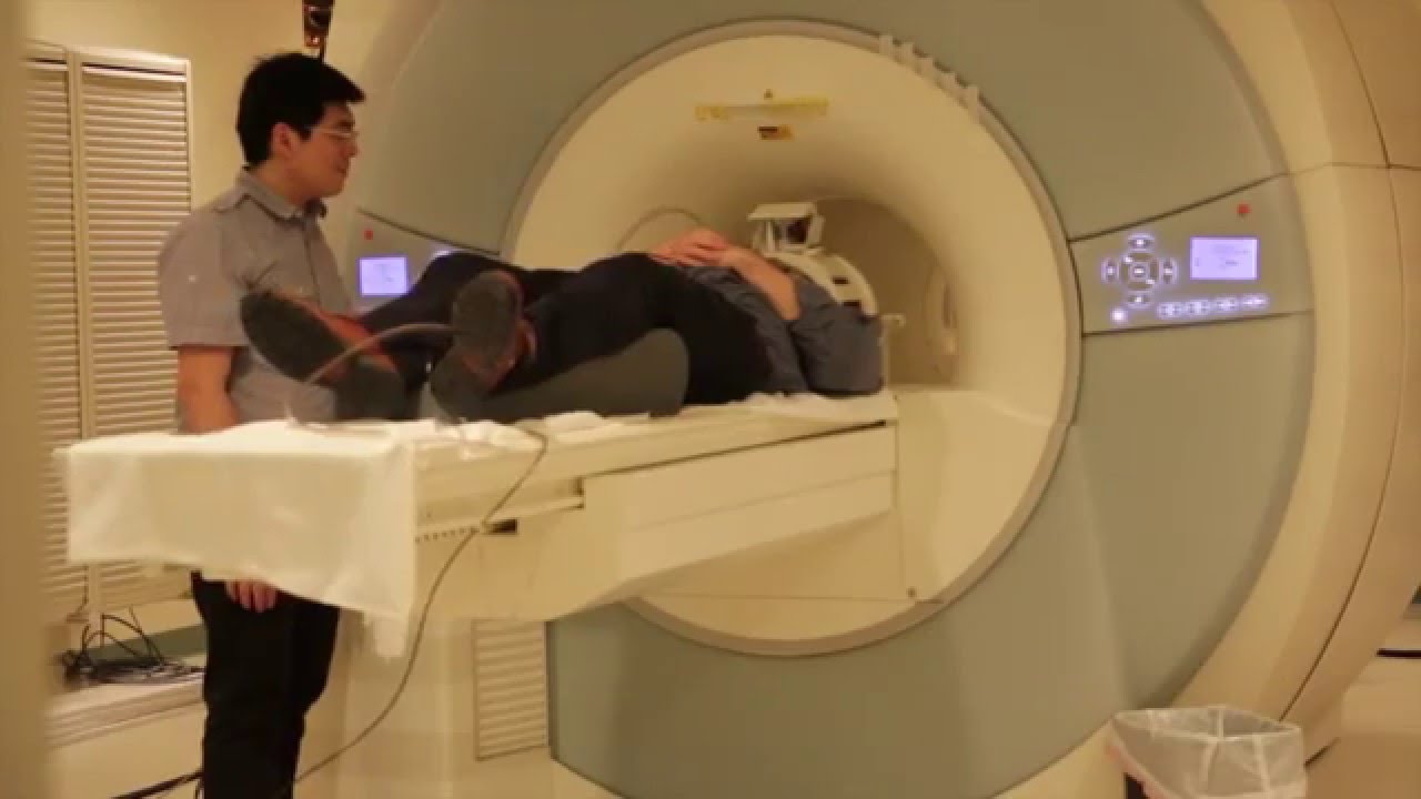 MRI demonstrates vocal chord motion