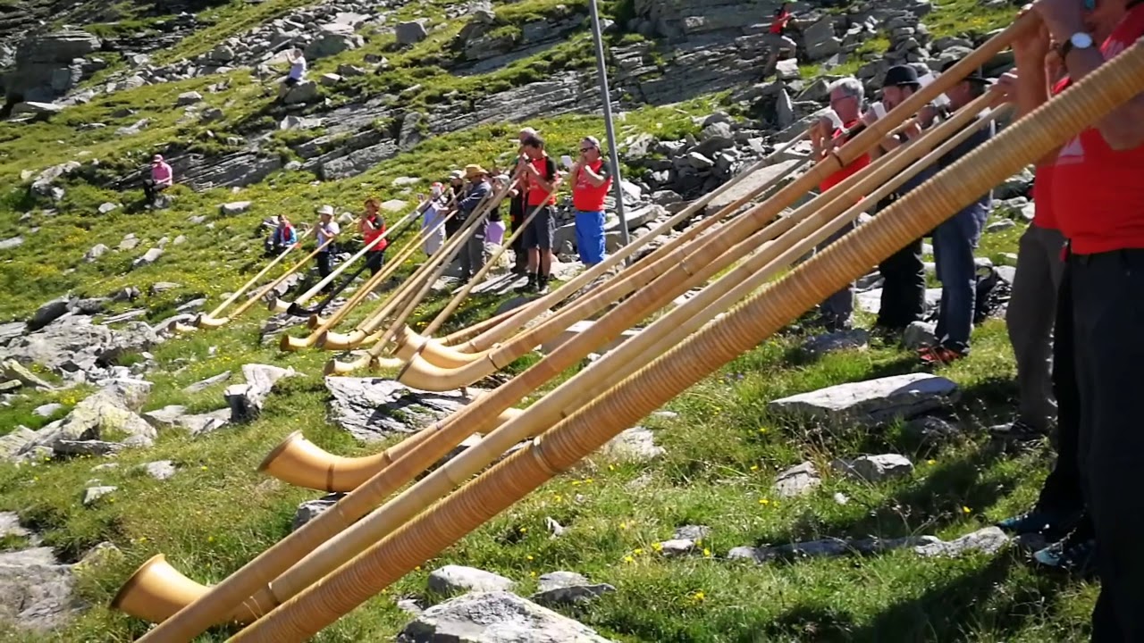 Festa 100 anni UTOE Bellinzona con 40 corni delle alpi