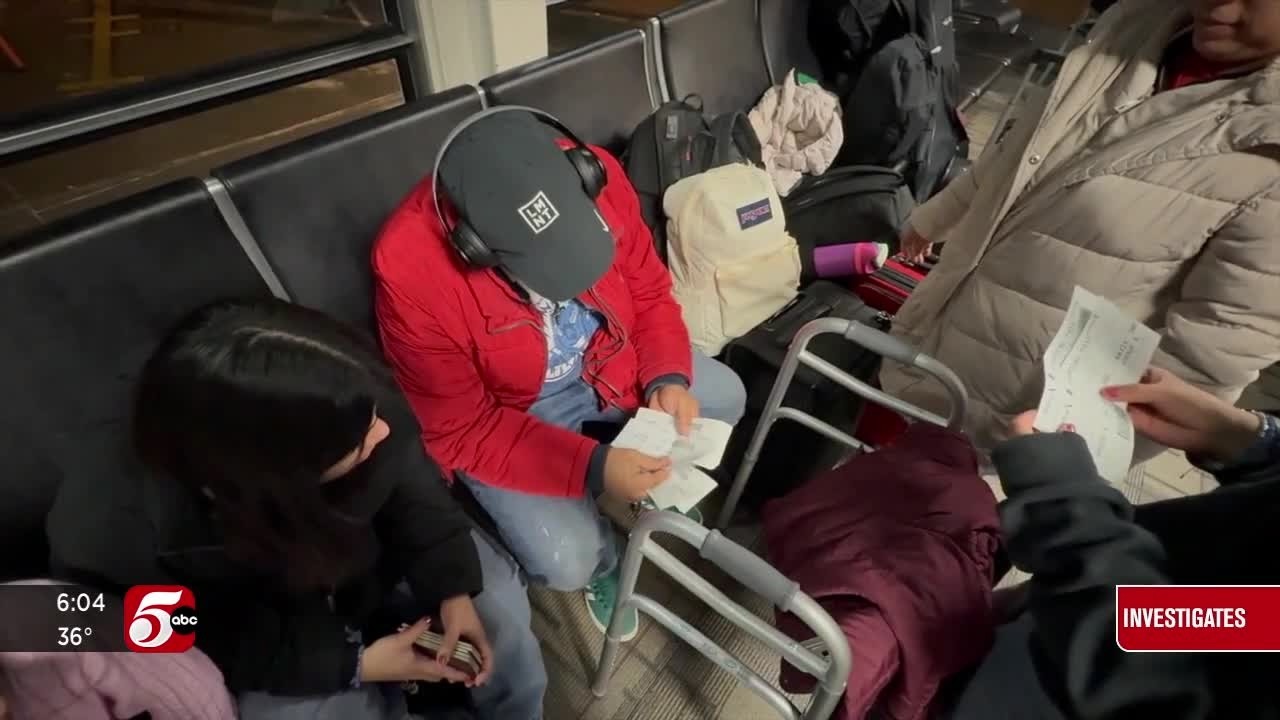 Поскольку все больше иммигрантов выбирают самодепортацию, остаются вопросы о государственных стим...