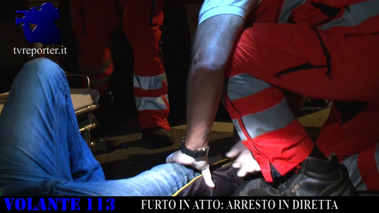 FURTO IN ATTO, SALTA UN MURO DI 3 METRI, ARRESTATO -VOLANTE 113