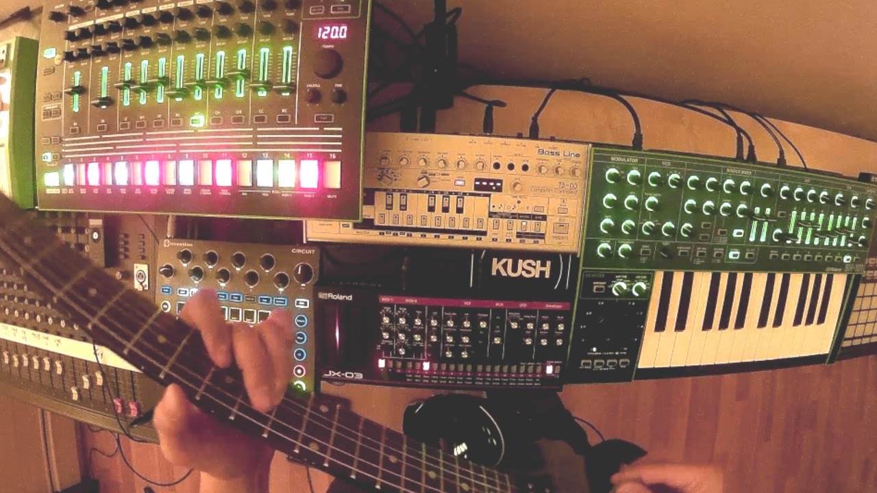 KUSH - Novation Circuit Roland JX03 Tb03 Tr8, System 1 (live impro  JAM V)