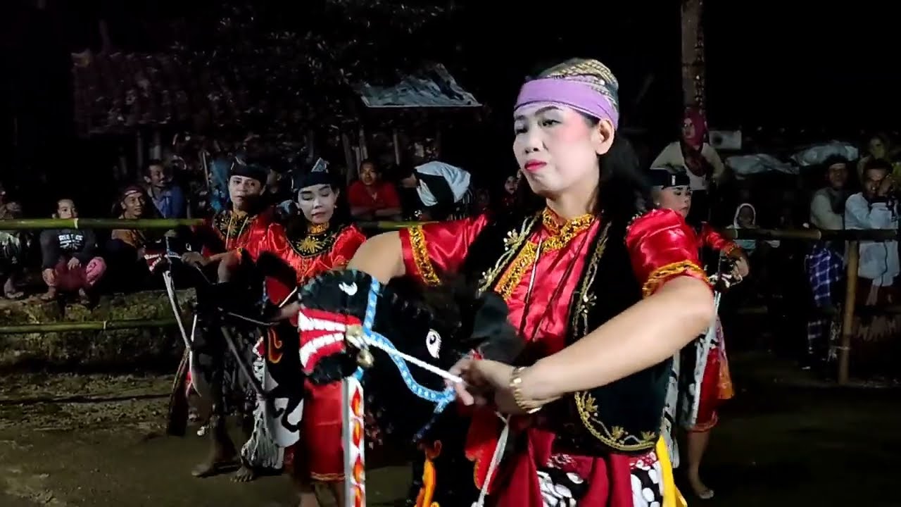 SENI JATHILAN Incling Ibu-Ibu Lestari Budoyo Dusun Keji
