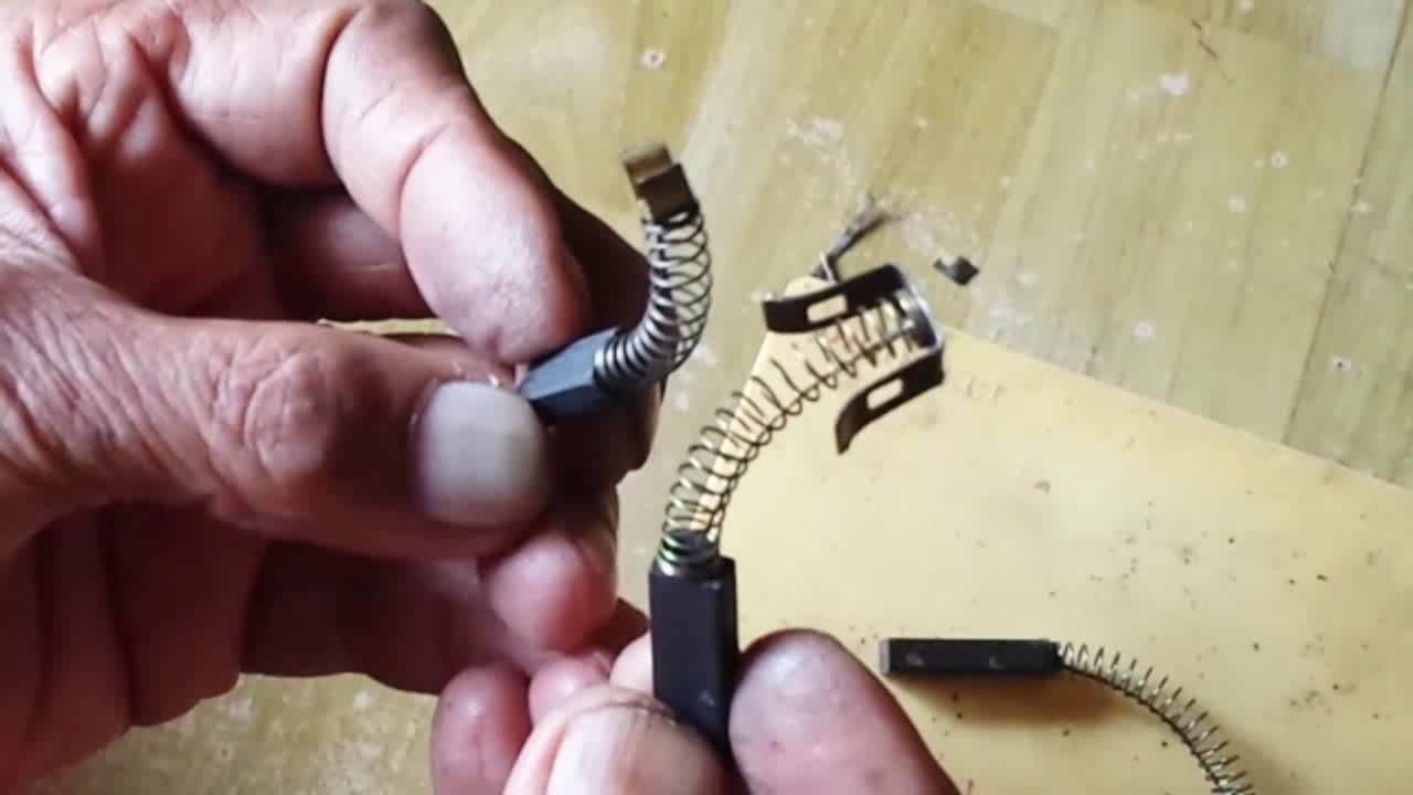 how to replace mixer grinder carbon brush, how to alter unsize brush