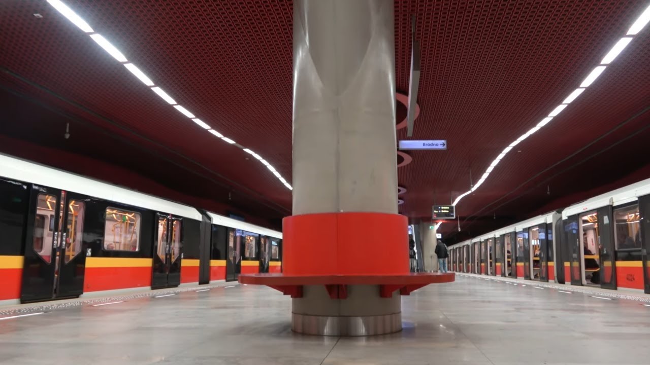 Warsaw metro ride from Dworzec Gdański to Rondo Daszyńskiego 🚇 PL