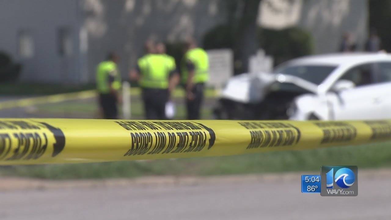 1 killed in crash on Lynnhaven Parkway in Va. Beach