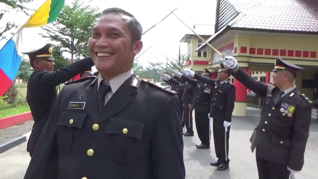 Tradisi "PAYUNG & GERBANG PORA" SPN Polda Sumut