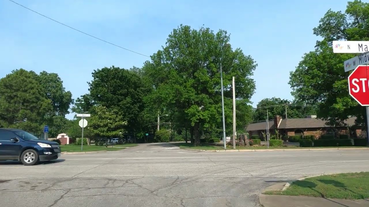 Broken Arrow, Oklahoma - Drive Around Downtown Rose District area
