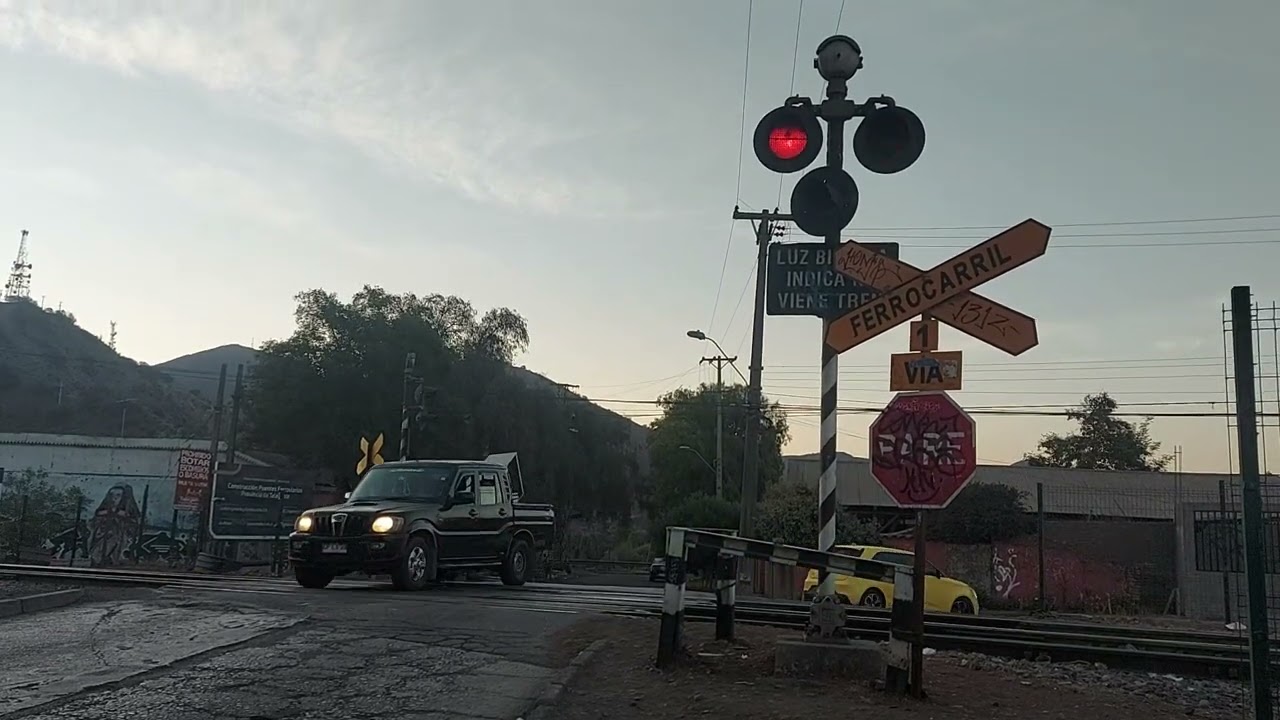 Tren de contenedor fepasa en un atardecer Talagante parte 1