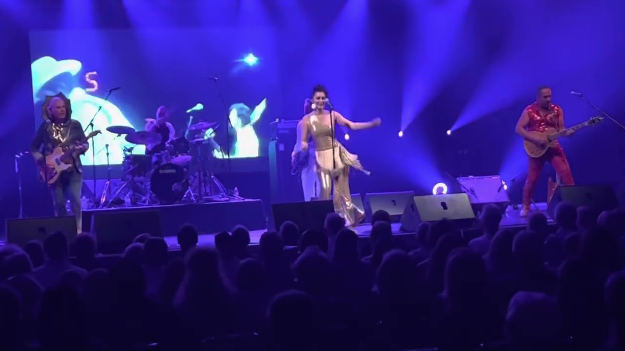 Balwyn Calling - Bob Starkie Band - Skyhooks Show featuring Laura Davidson