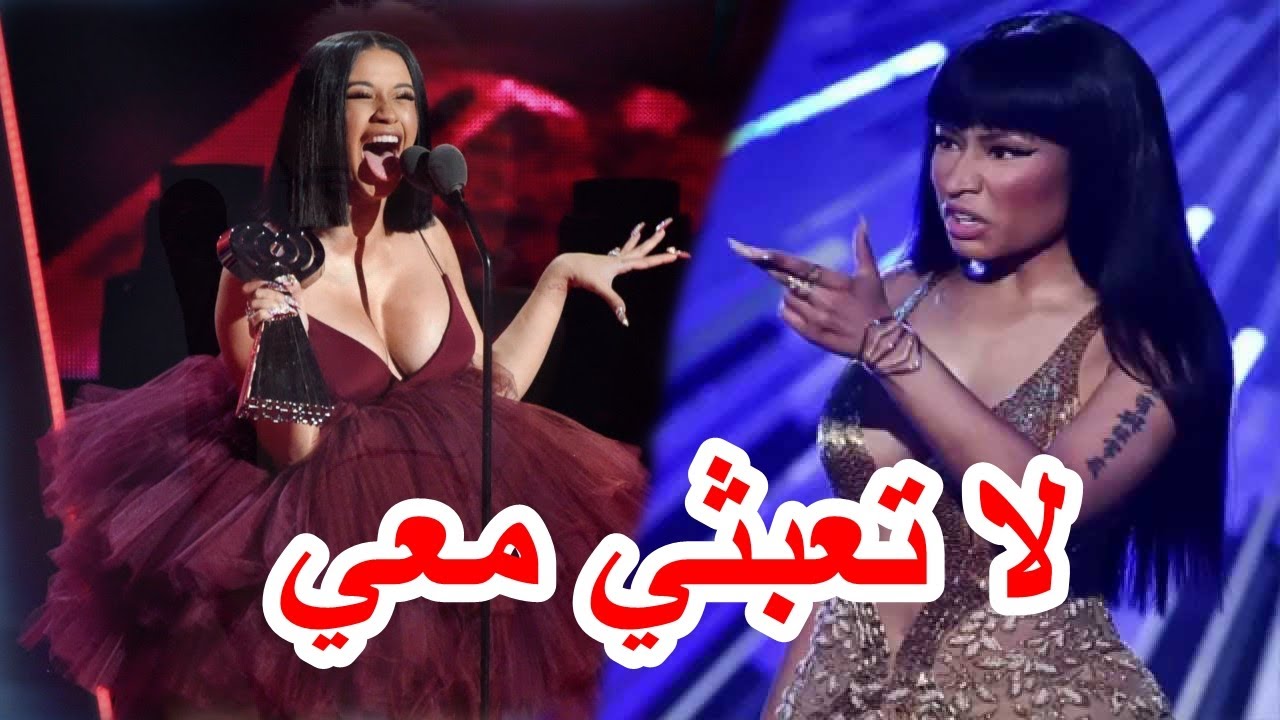 عندما يقصف الفنان خلال تسلمه الجائزة