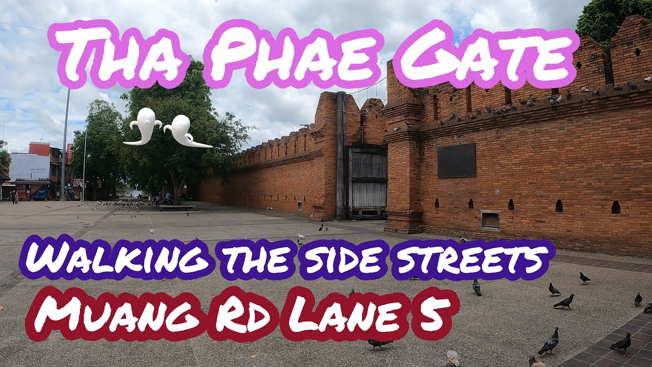 Walking Tha Phae Gate and Moon Muang 5 in Chiang Mai,  Whats Still Open #chiangmai, #thailand,