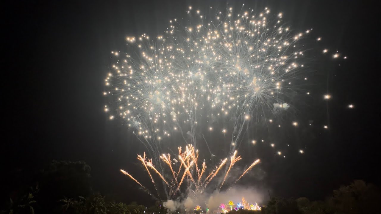 Fireworks Pyromusical : สามช่ามหาสนุก - PiXXiE x bamm x Proo Thunwa x DIDIxDADA  | Pathum Thani. 