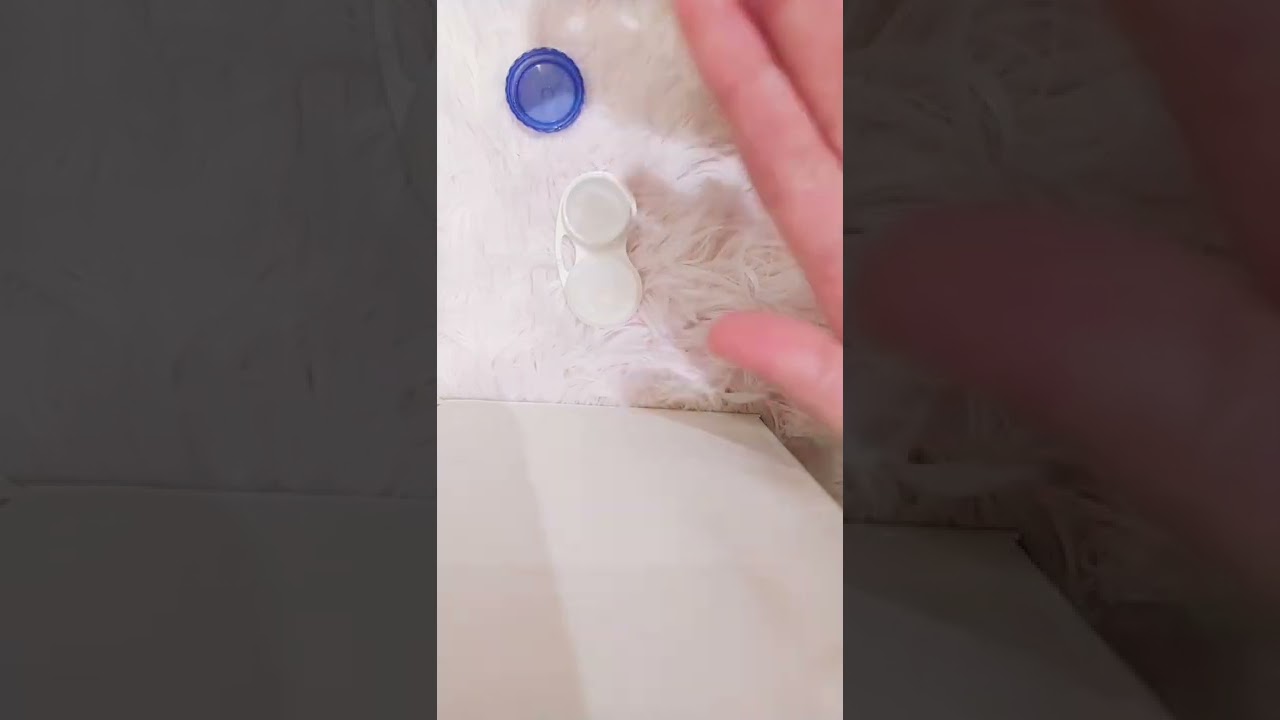 طريقة تنظيف العدسات اللاصقة