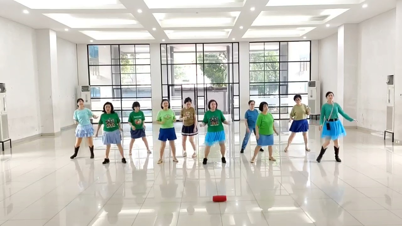 California Blue Light /Line Dance/Beginner/Louise Larsson (SWE)/California Blue/Roy Orbison/Old Song