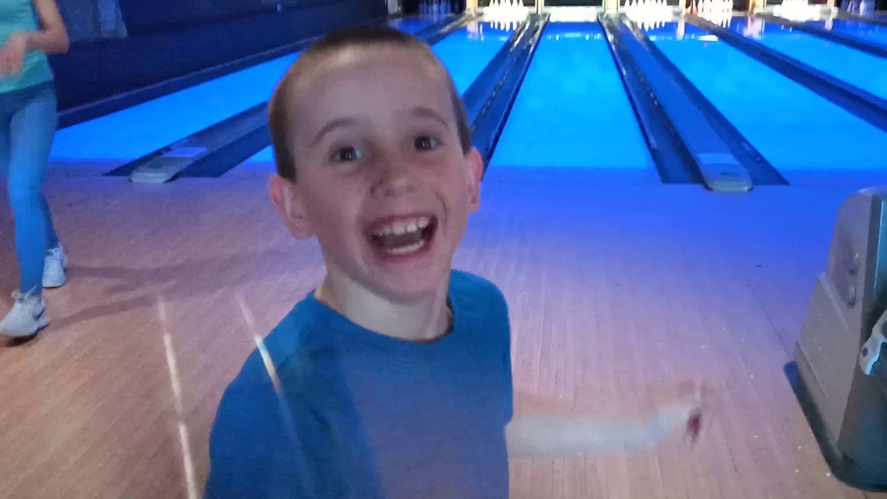 Pol & Tom bowling time