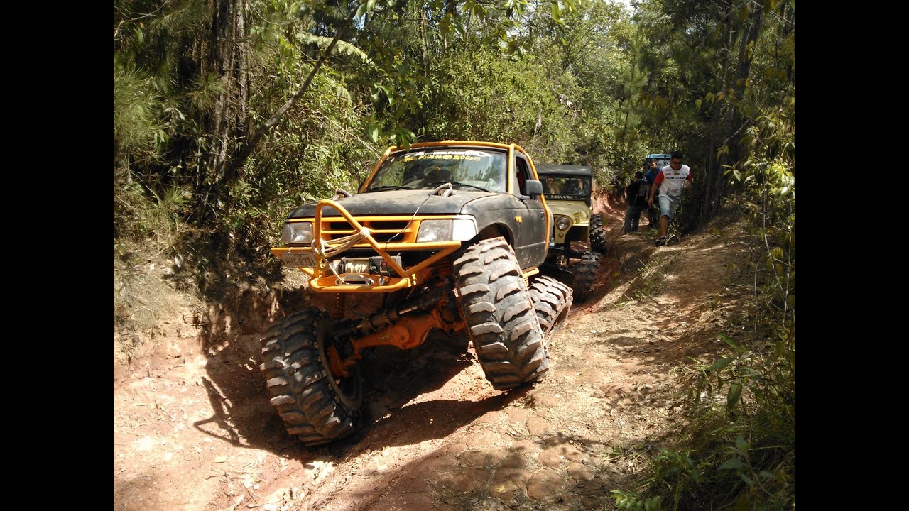 Trilha Serra do Japi, Ranger Troller Hilux Willys