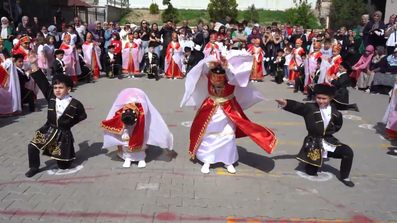 ŞEYH ŞAMİL KAFKAS MİNİKLER GÖSTERİSİ👏❤️🥰
