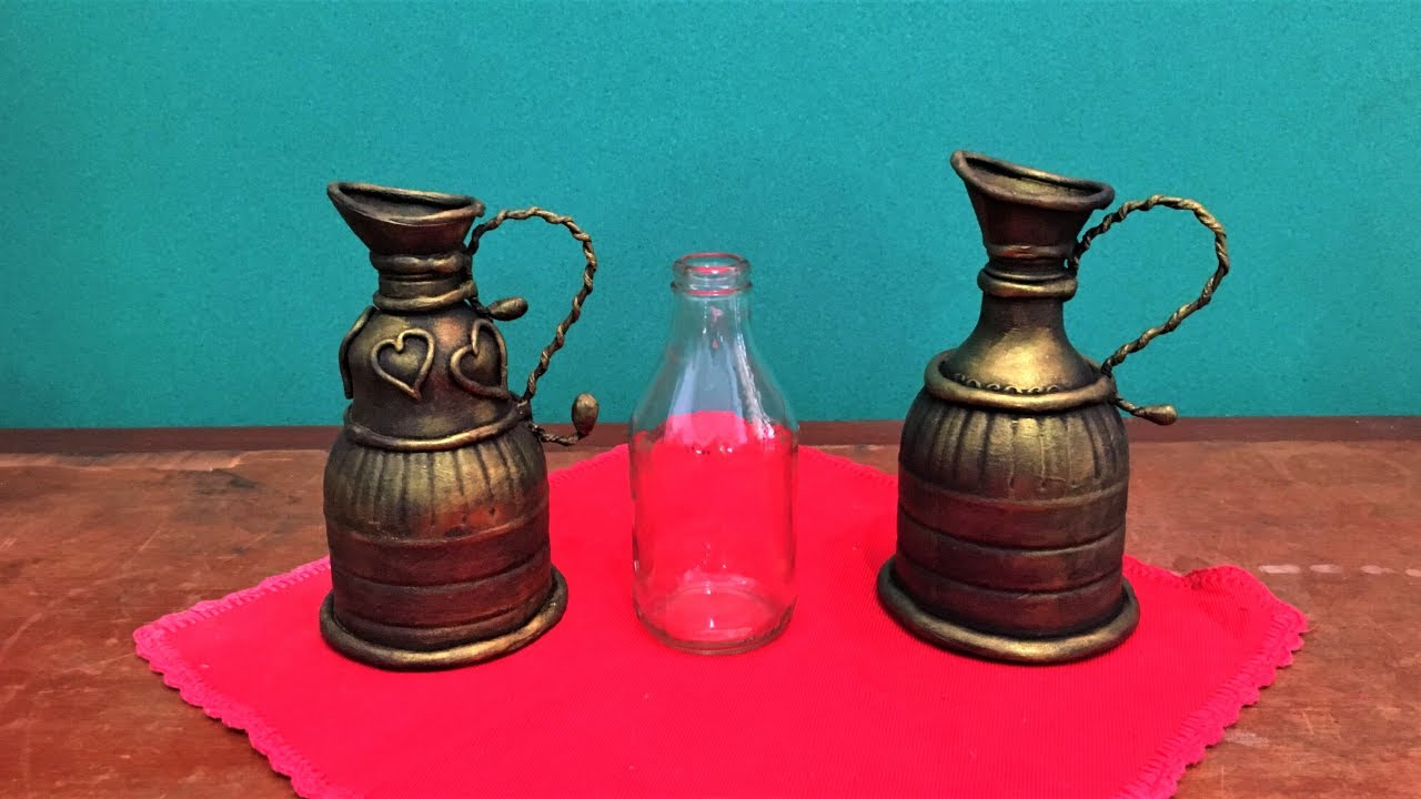 MINI ÂNFORA FEITA COM MATERIAL RECICLÁVEL