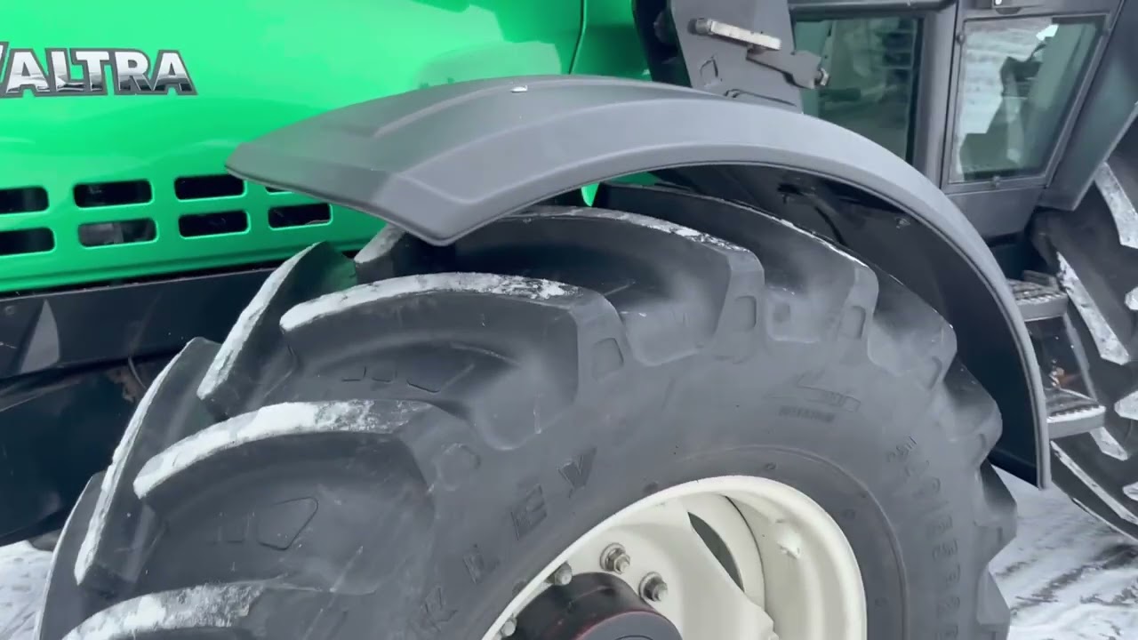 Koneanti Oy / Valtra 8950 Hitech vuosimallia 2002