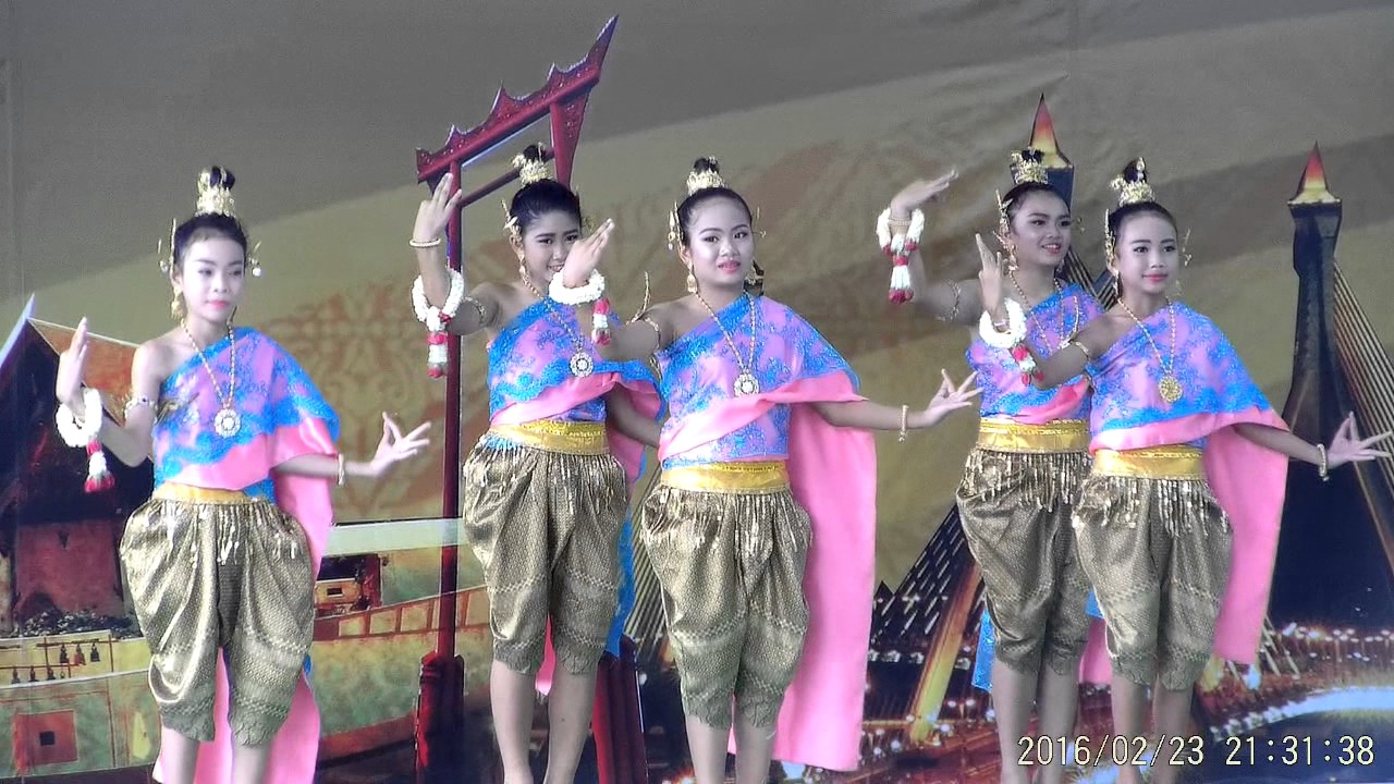 การเเสดงจินตลีลาสภานักเรียน 17 มกรา 50 ปี โรงเรียนประถมนนทรี Official