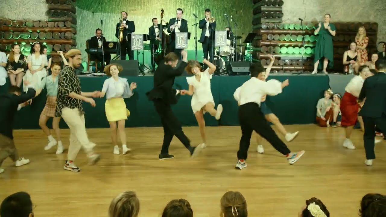 Dragon Swing 2022: Teachers Show - Blue Dragon