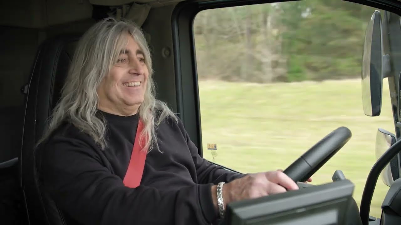Gas op de plank met Mikkey Dee: elektrisch vermogen Volvo FH | Van Dijk Trucks