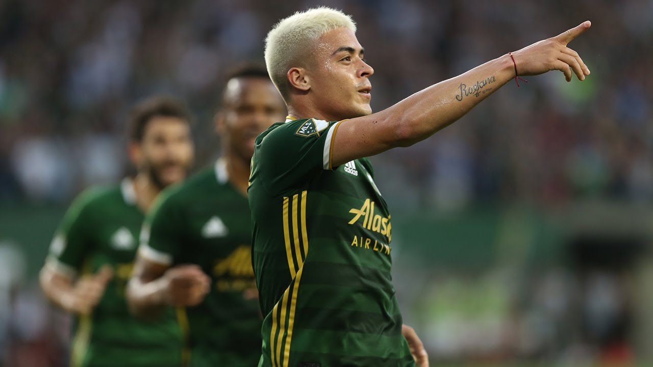 GOAL | Brian Fernandez breaks MLS record with a goal against Dallas