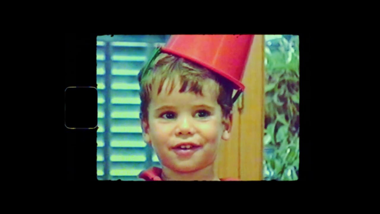 Joan Garrido & The Global Band - It's Christmas