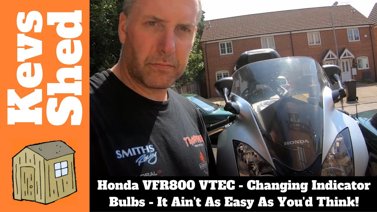 Honda VFR800 VTEC Indicator/Turn Signal Bulb Replacement - It ain't as easy as you'd expect!
