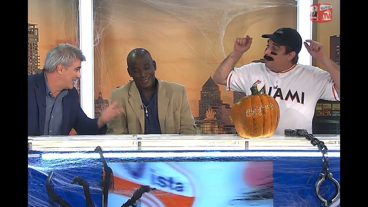 Enriquito y Bartolo se enfrentan por la serie mundial de beisbol.