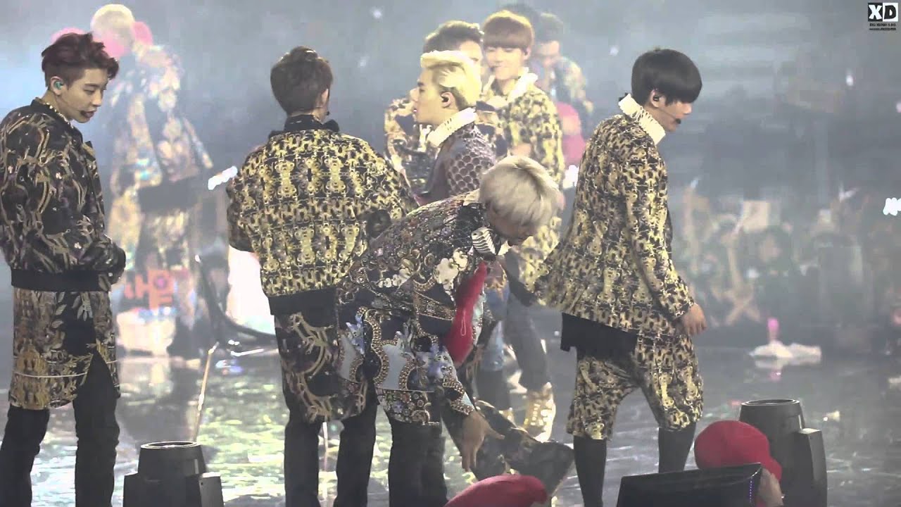 140602 홍콩콘서트 엑소의 하트쿠션싸움